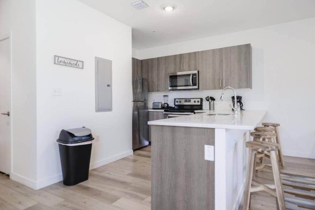 Amazing Town House 15 Min From The Beach Wfree Parking Villa Miami Kültér fotó