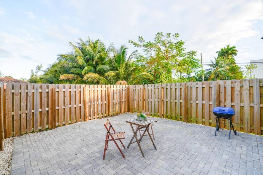 Amazing Town House 15 Min From The Beach Wfree Parking Villa Miami Kültér fotó